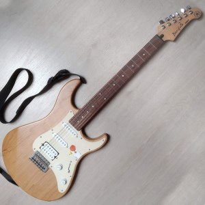 Guitare Electrique Yamaha Pacifica 112J YNS (1)